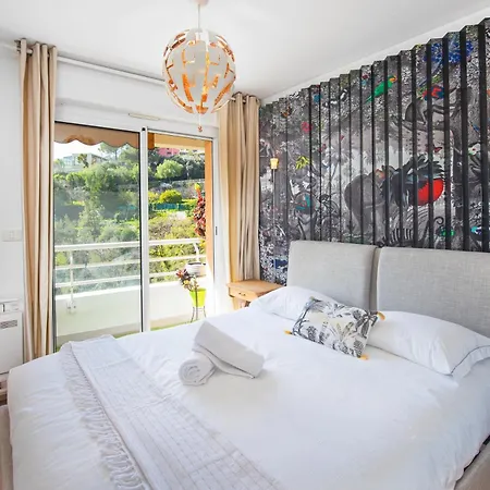 Spacieux - Parking - Piscine - Bv