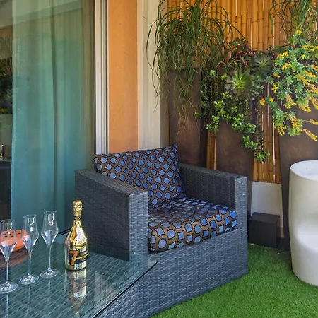 Spacieux - Parking - Piscine - Bv